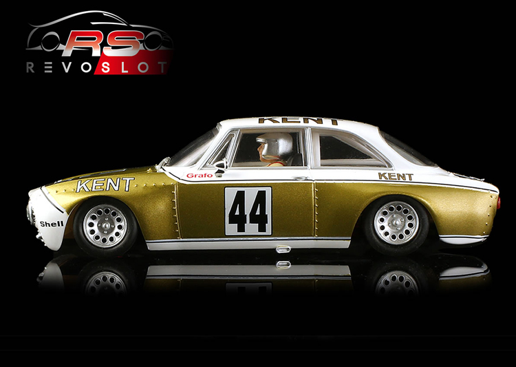 RevoSlot Alfa Romeo GTA  Kent # 44  gold