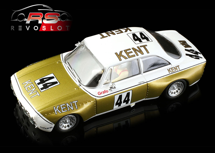 RevoSlot Alfa Romeo GTA  Kent # 44  gold